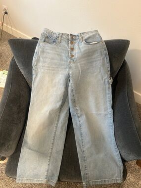 Light Wash Women's or Teen’s High-Rise Wide Leg Jeans—Universal Threads